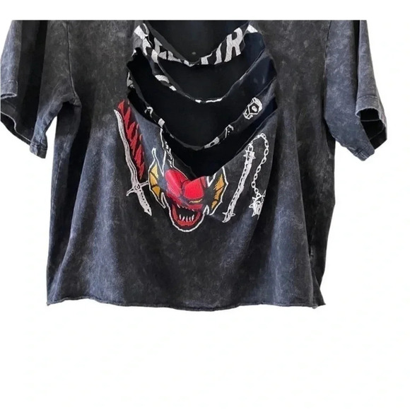 Stranger Things Netflix Black  Graphic Short Sleeves Cropped T-Shirt SZ L #1068 - Picture 4 of 12